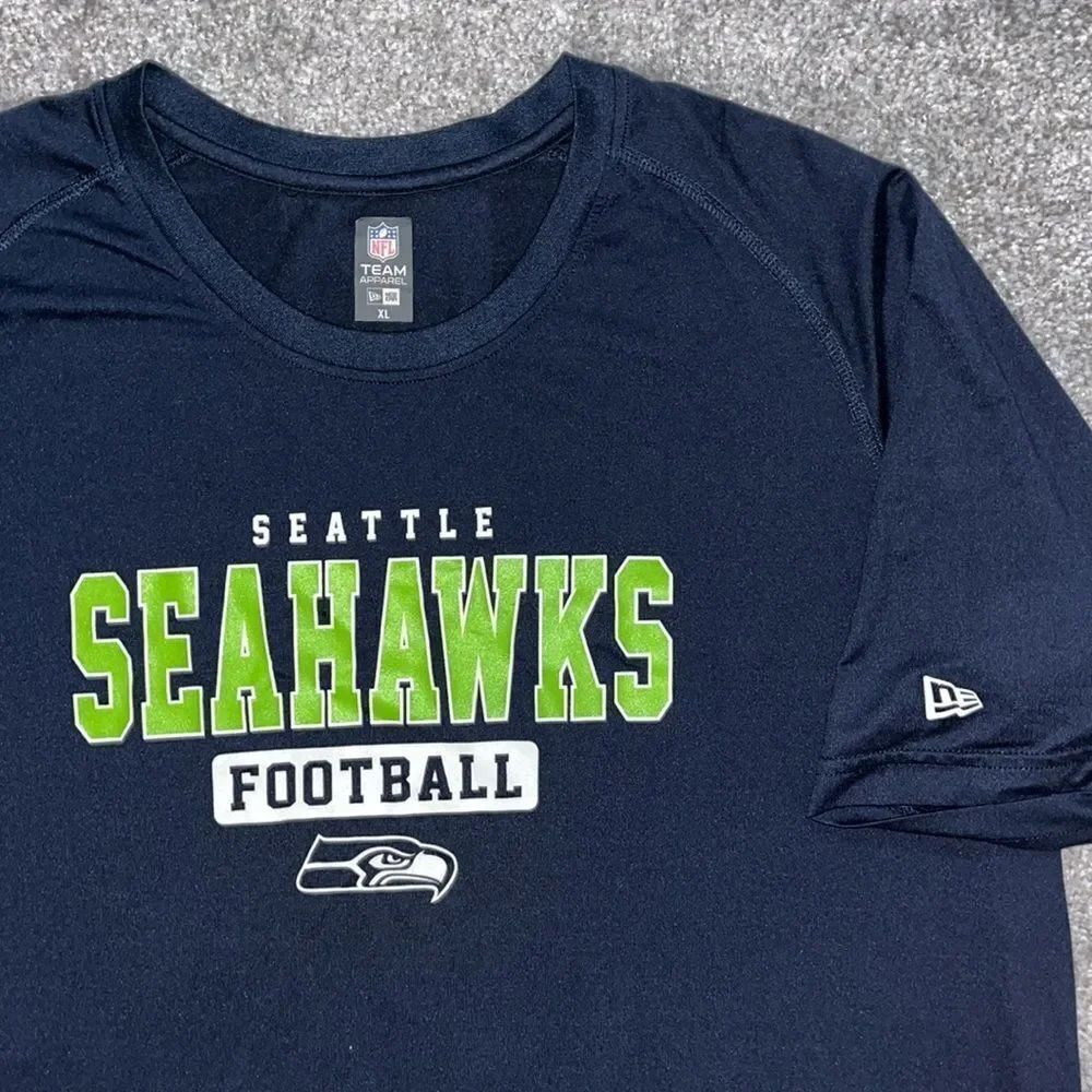 New Era Soft Polyester Seattle Seahawks Brand NFL varsity T Shirt XL men’s